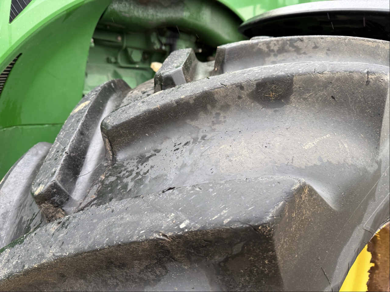 John Deere 8320 R E23 - Traktor: obrázok 4 John Deere 8320 R E23 - Traktor: obrázok 4