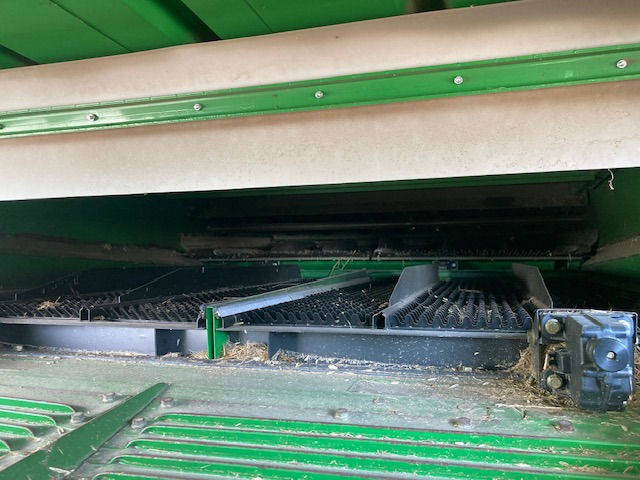 John Deere T660 Hilmaster - Obilný kombajn: obrázok 5 John Deere T660 Hilmaster - Obilný kombajn: obrázok 5