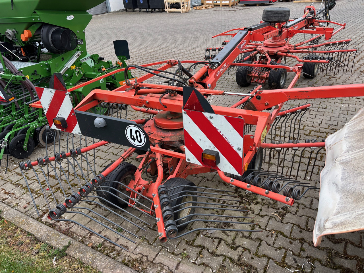 Kuhn Schwader 6632 - Obracač sena: obrázok 3 Kuhn Schwader 6632 - Obracač sena: obrázok 3