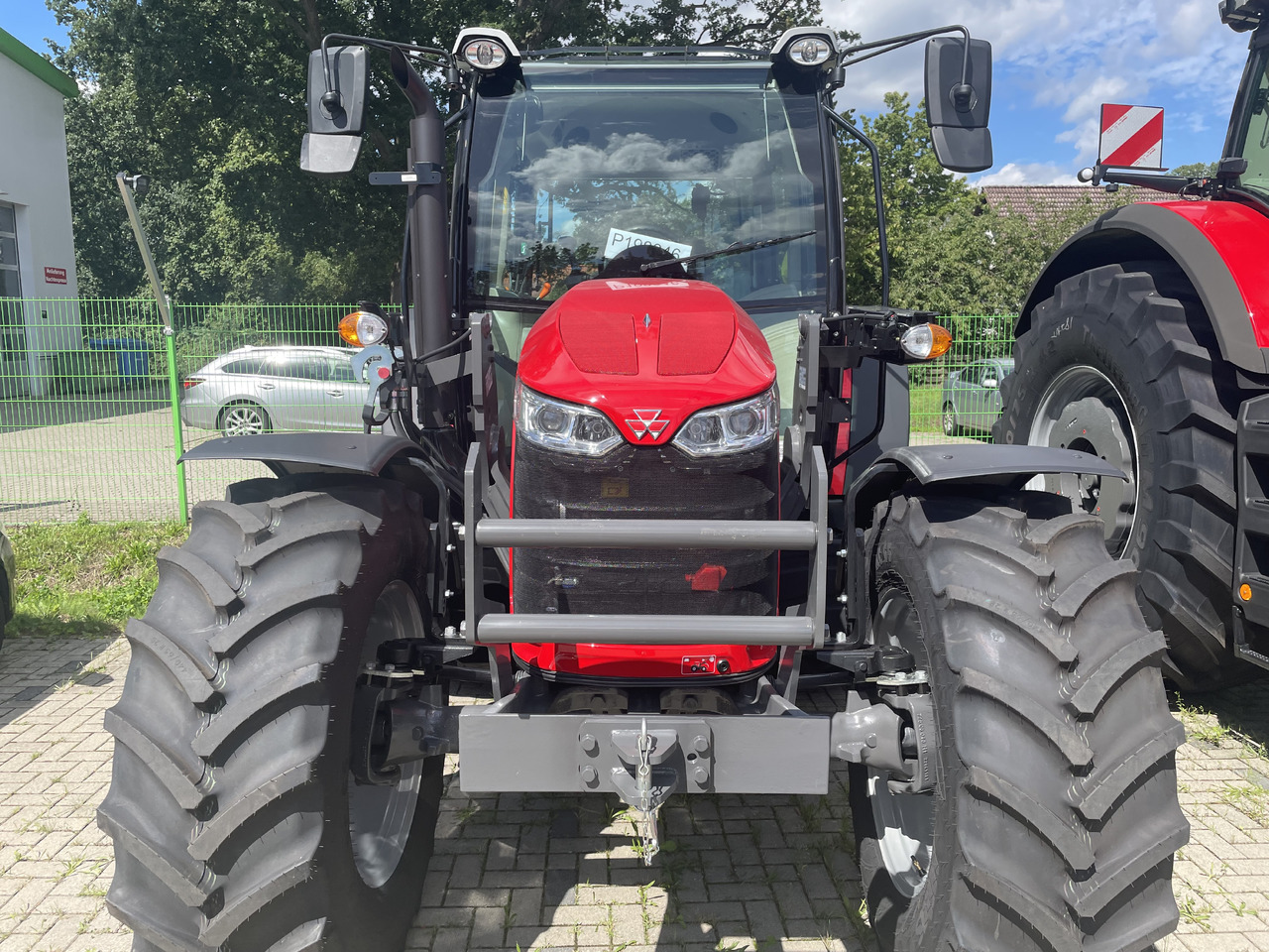 Massey Ferguson 5711M Dyna-4 4WD Cab - Traktor: obrázok 1 Massey Ferguson 5711M Dyna-4 4WD Cab - Traktor: obrázok 1