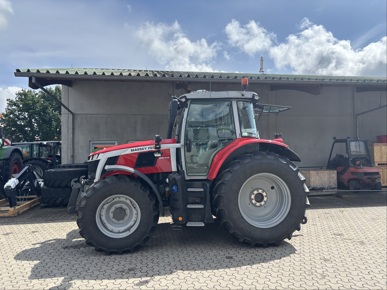 Massey Ferguson 6S.145 Dyna-VT EXCLUSIVE - Traktor: obrázok 1 Massey Ferguson 6S.145 Dyna-VT EXCLUSIVE - Traktor: obrázok 1