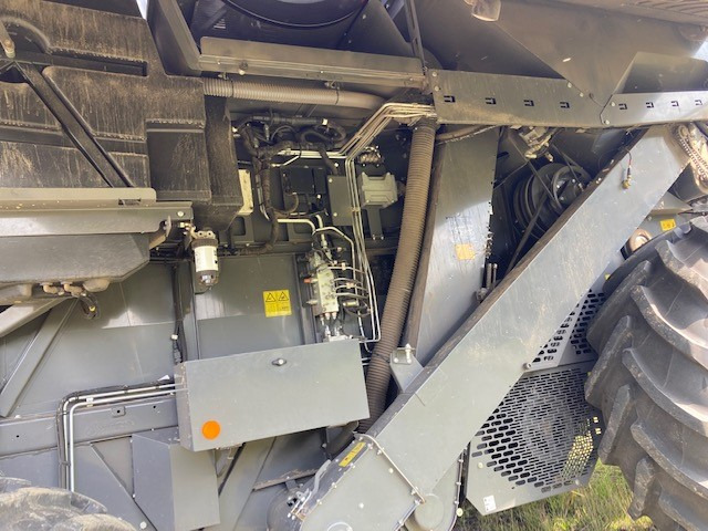 Massey Ferguson 7370 Beta - Obilný kombajn: obrázok 5 Massey Ferguson 7370 Beta - Obilný kombajn: obrázok 5