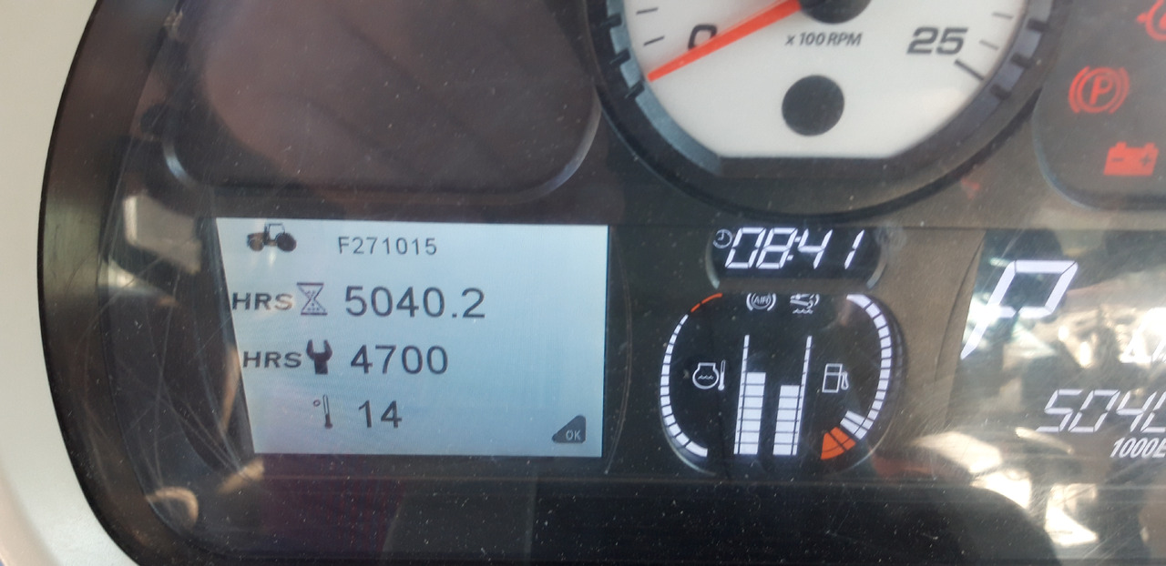 Massey Ferguson 7726 Dyna-6 Efficient - Traktor: obrázok 3 Massey Ferguson 7726 Dyna-6 Efficient - Traktor: obrázok 3