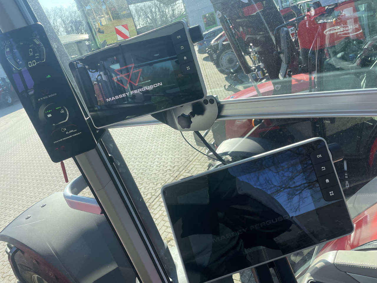 Massey Ferguson 8S.265 Dyna-VT EXCLUSIVE - Traktor: obrázok 4 Massey Ferguson 8S.265 Dyna-VT EXCLUSIVE - Traktor: obrázok 4