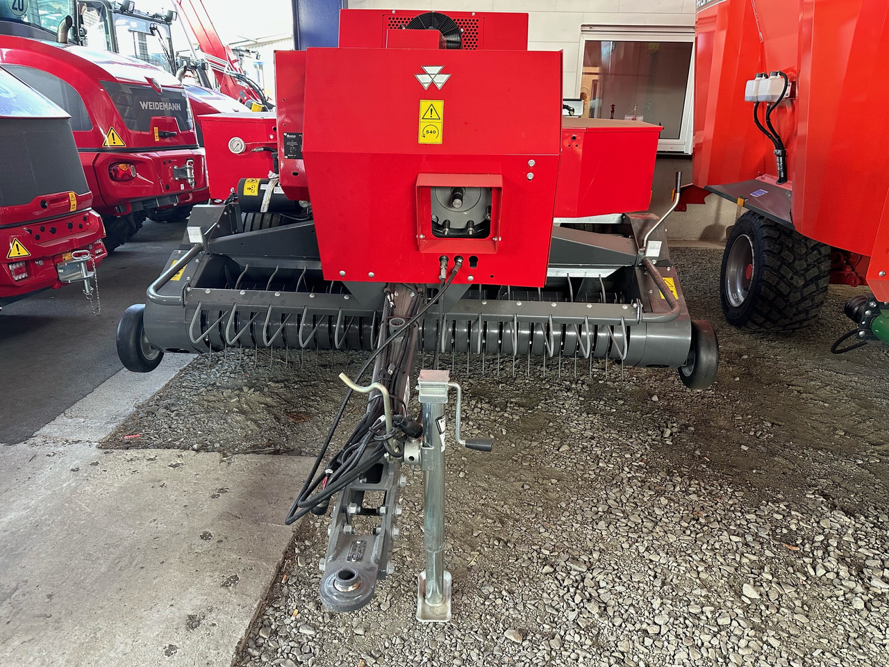 Massey Ferguson Hochdruckpresse 1840 - Obaľovací stroj: obrázok 3 Massey Ferguson Hochdruckpresse 1840 - Obaľovací stroj: obrázok 3