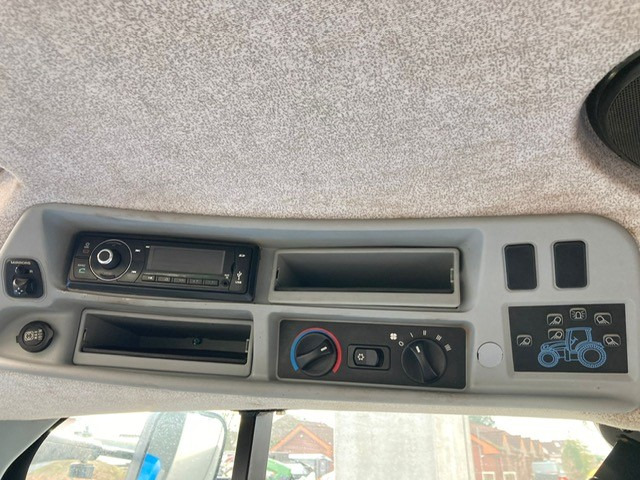 New Holland T7.200 Autocommand - Traktor: obrázok 2 New Holland T7.200 Autocommand - Traktor: obrázok 2