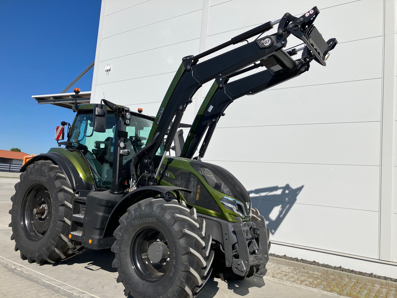 Valtra Q 285 - Traktor: obrázok 4 Valtra Q 285 - Traktor: obrázok 4