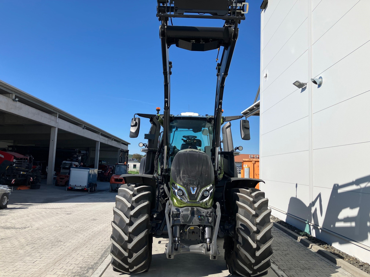 Valtra Q285 - Traktor: obrázok 5 Valtra Q285 - Traktor: obrázok 5