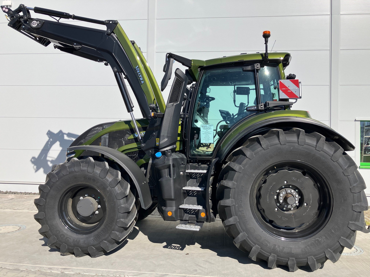 Valtra Q285 - Traktor: obrázok 1 Valtra Q285 - Traktor: obrázok 1