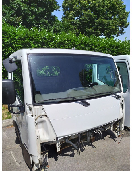 Nissan Cabstar (2007-2013) - Kabína a interiér pre Nákladné auto: obrázok 3 Nissan Cabstar (2007-2013) - Kabína a interiér pre Nákladné auto: obrázok 3