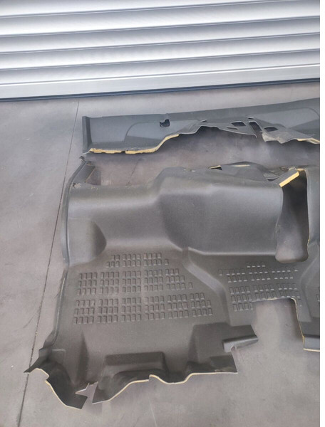 Nissan Floor Mat - Kabína a interiér pre Nákladné auto: obrázok 4 Nissan Floor Mat - Kabína a interiér pre Nákladné auto: obrázok 4