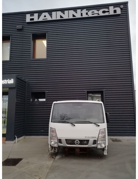 Nissan NT 400 - Kabína a interiér pre Nákladné auto: obrázok 1 Nissan NT 400 - Kabína a interiér pre Nákladné auto: obrázok 1