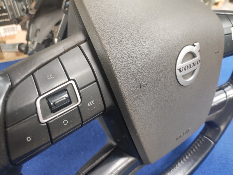 Volvo FH Euro 6 - Volant pre Nákladné auto: obrázok 4 Volvo FH Euro 6 - Volant pre Nákladné auto: obrázok 4
