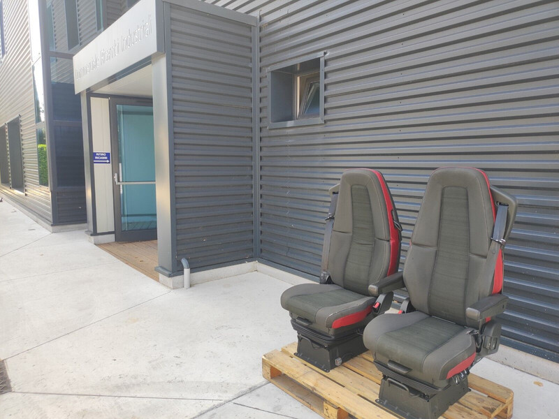 Volvo driver + passenger - Sedadlo pre Nákladné auto: obrázok 1 Volvo driver + passenger - Sedadlo pre Nákladné auto: obrázok 1