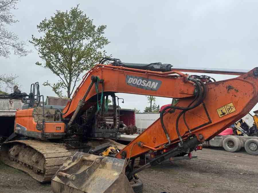 DOOSAN DX255LC-5 EXCAVATOR FOR PARTS - Pásové rýpadlo: obrázok 1 DOOSAN DX255LC-5 EXCAVATOR FOR PARTS - Pásové rýpadlo: obrázok 1