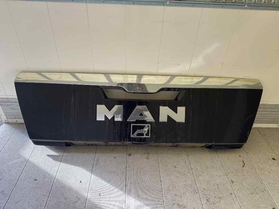 MAN MIDDEL FRONT PANEL 81.61150-6065 - Karoséria a exteriér pre Nákladné auto: obrázok 1 MAN MIDDEL FRONT PANEL 81.61150-6065 - Karoséria a exteriér pre Nákladné auto: obrázok 1