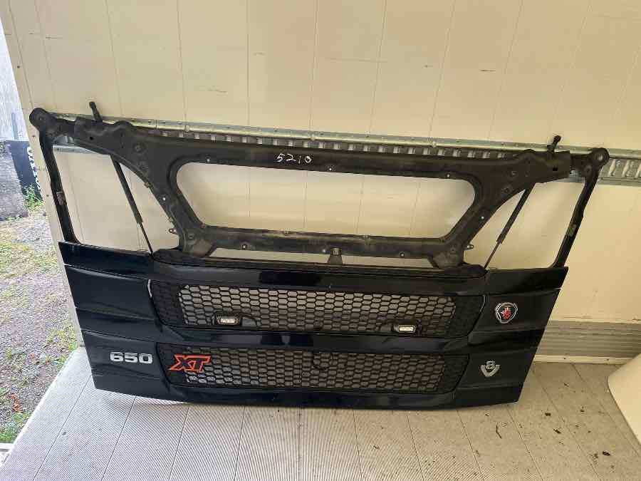SCANIA FRONT GRILL FRAME 2894750 - Karoséria a exteriér pre Nákladné auto: obrázok 1 SCANIA FRONT GRILL FRAME 2894750 - Karoséria a exteriér pre Nákladné auto: obrázok 1