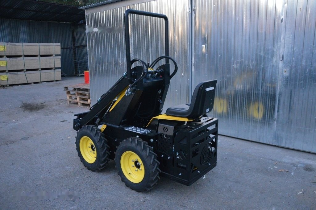 Tur Poland Miniradlader Miniloader Mini hoflader TUR N 520 Briggs&Stratton - Šmykom riadený nakladač: obrázok 4 Tur Poland Miniradlader Miniloader Mini hoflader TUR N 520 Briggs&Stratton - Šmykom riadený nakladač: obrázok 4