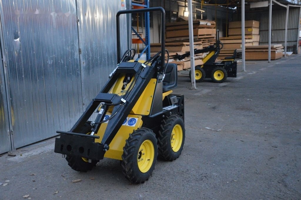 Tur Poland Miniradlader Miniloader Mini hoflader TUR N 520 Briggs&Stratton - Šmykom riadený nakladač: obrázok 3 Tur Poland Miniradlader Miniloader Mini hoflader TUR N 520 Briggs&Stratton - Šmykom riadený nakladač: obrázok 3