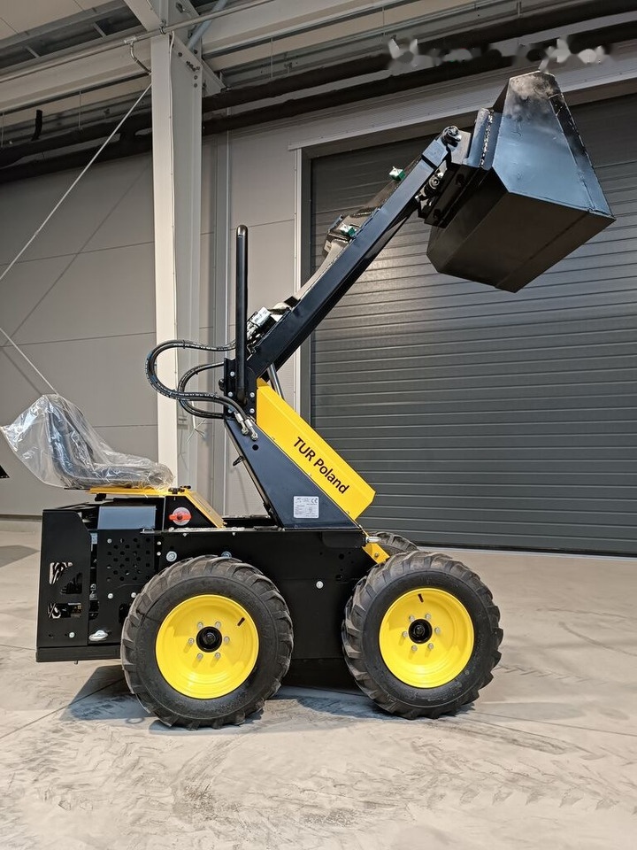 Tur Poland N520 Miniradlader Mini Hoflader Mini Lader - Šmykom riadený nakladač: obrázok 3 Tur Poland N520 Miniradlader Mini Hoflader Mini Lader - Šmykom riadený nakladač: obrázok 3