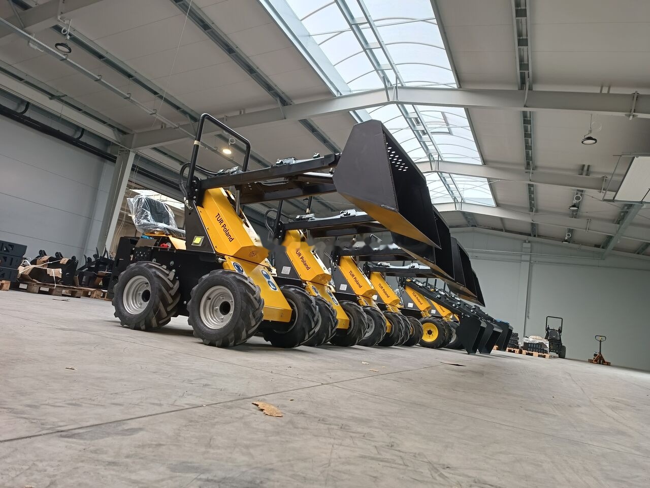 Tur Poland N520 Miniradlader Mini Hoflader Mini Lader - Šmykom riadený nakladač: obrázok 2 Tur Poland N520 Miniradlader Mini Hoflader Mini Lader - Šmykom riadený nakladač: obrázok 2