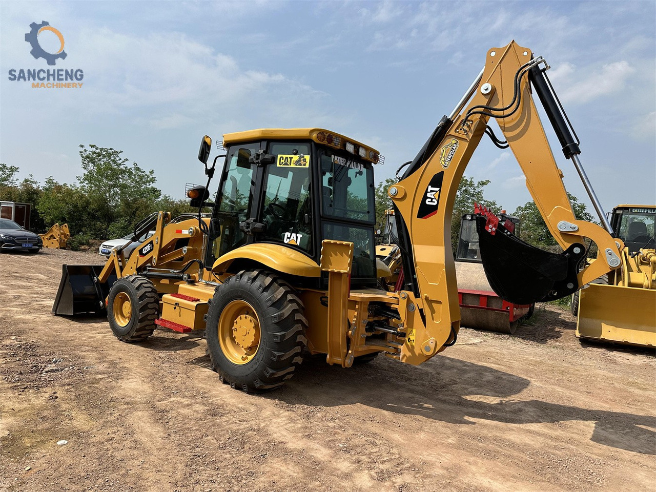 CAT 420F2 - Rýpadlo-nakladač: obrázok 4 CAT 420F2 - Rýpadlo-nakladač: obrázok 4