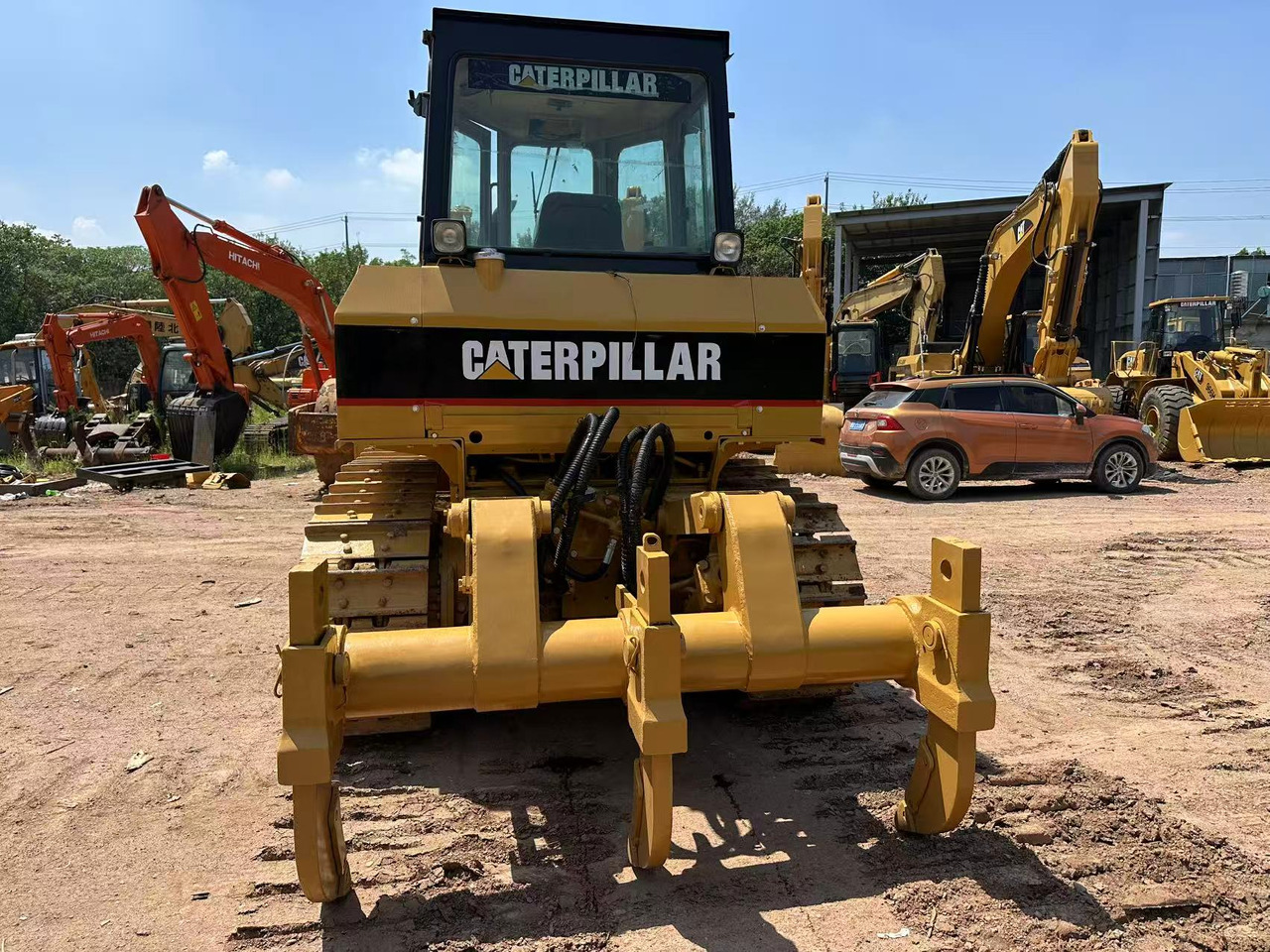 CAT D6G - Buldozér: obrázok 4 CAT D6G - Buldozér: obrázok 4