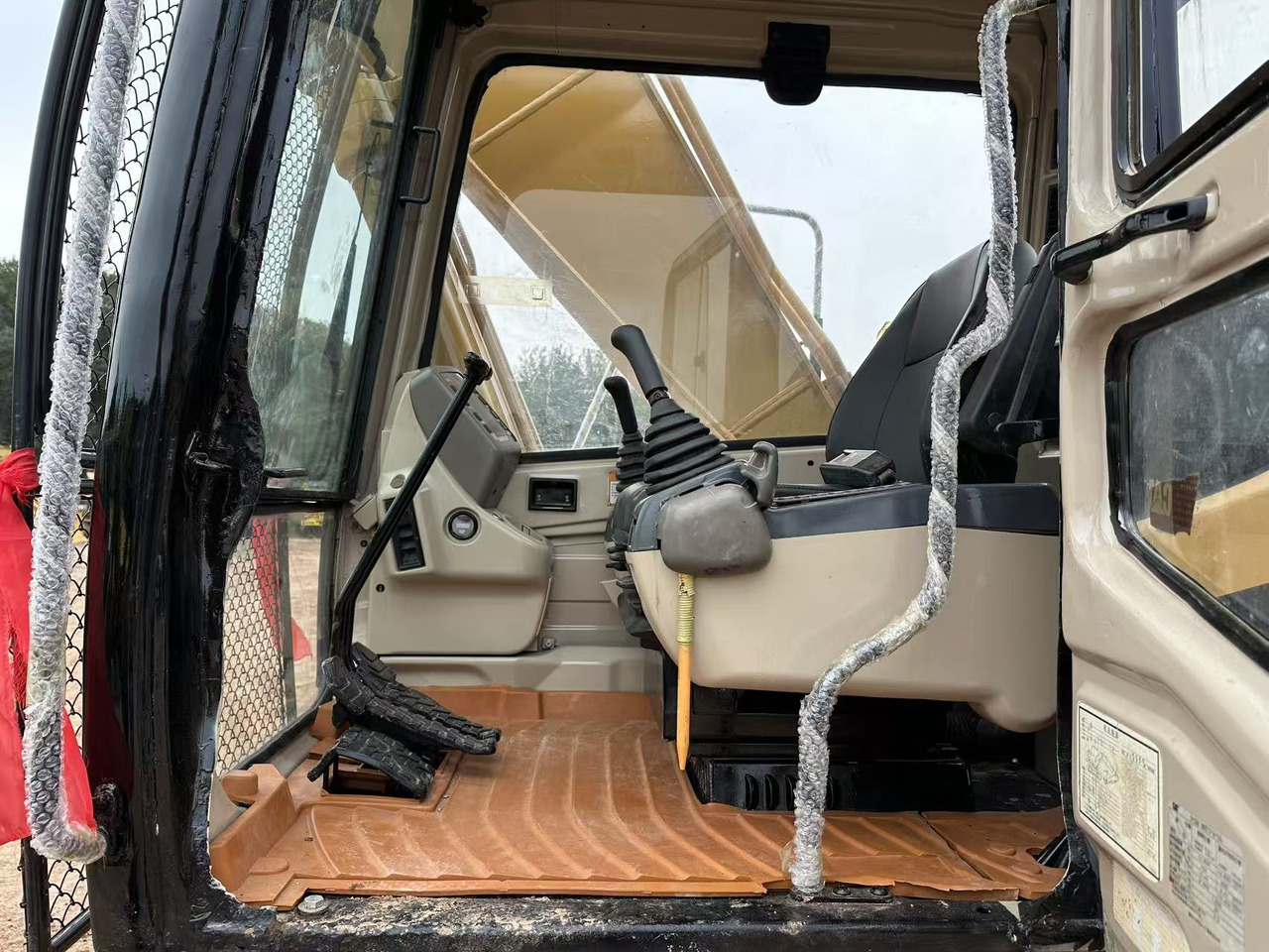 CATERPILLAR 320BL - Pásové rýpadlo: obrázok 5 CATERPILLAR 320BL - Pásové rýpadlo: obrázok 5