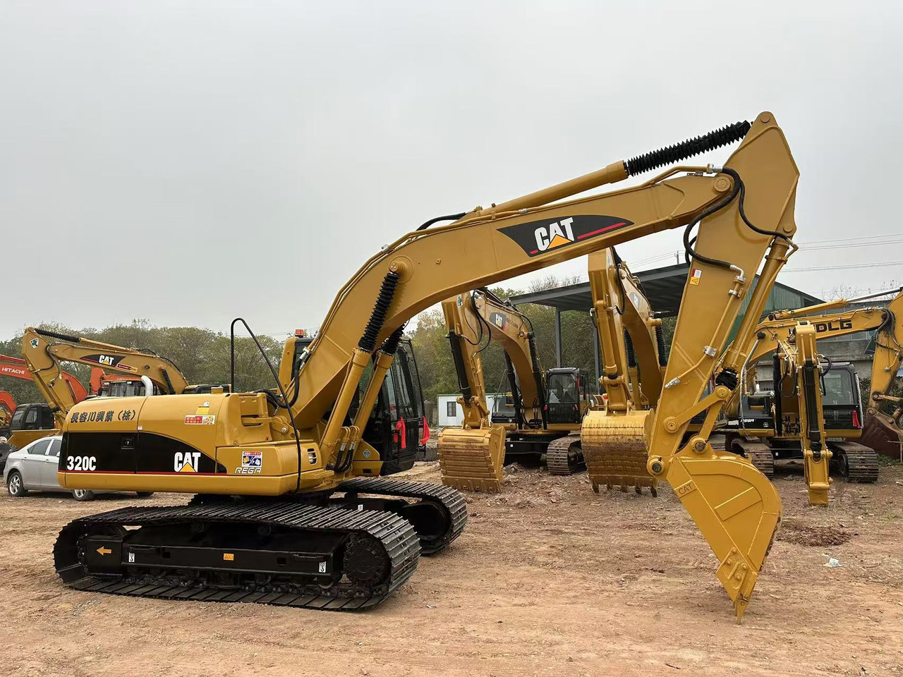 CATERPILLAR 320C - Pásové rýpadlo: obrázok 2 CATERPILLAR 320C - Pásové rýpadlo: obrázok 2