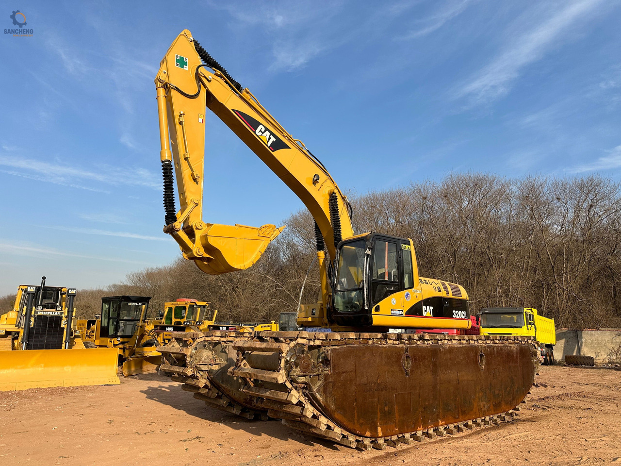 CATERPILLAR 320CL - Plovoucí rýpadlo: obrázok 1 CATERPILLAR 320CL - Plovoucí rýpadlo: obrázok 1