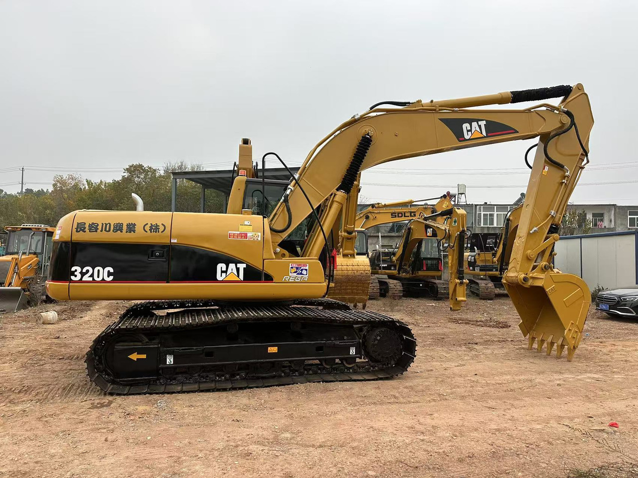 CATERPILLAR 320CL - Pásové rýpadlo: obrázok 1 CATERPILLAR 320CL - Pásové rýpadlo: obrázok 1