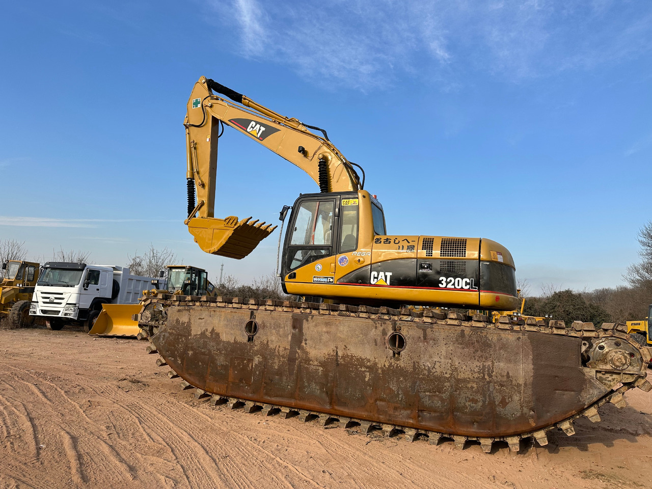 CATERPILLAR 320CL - Plovoucí rýpadlo: obrázok 2 CATERPILLAR 320CL - Plovoucí rýpadlo: obrázok 2