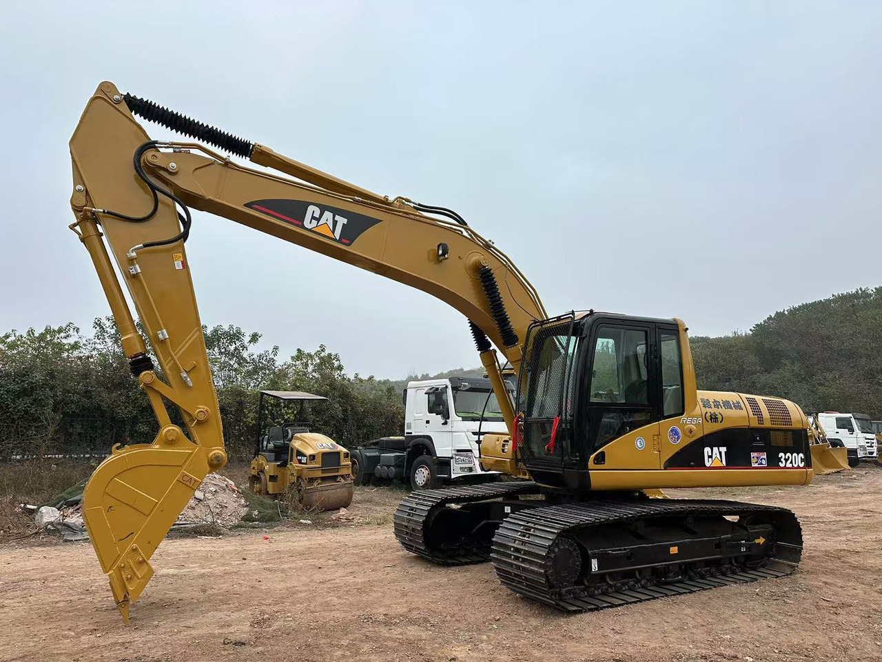 CATERPILLAR 320CL - Pásové rýpadlo: obrázok 4 CATERPILLAR 320CL - Pásové rýpadlo: obrázok 4