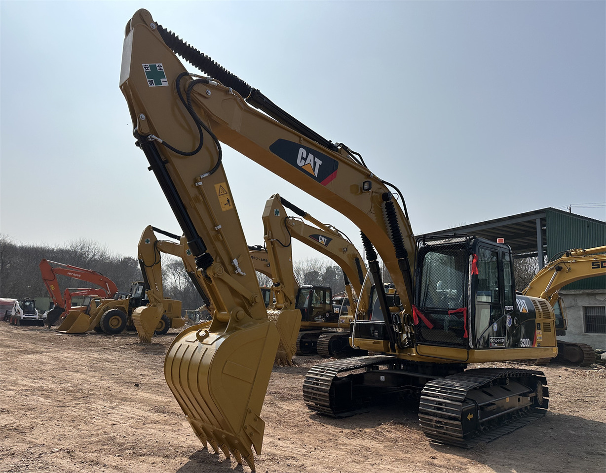 CATERPILLAR 320D2L - Pásové rýpadlo: obrázok 5 CATERPILLAR 320D2L - Pásové rýpadlo: obrázok 5