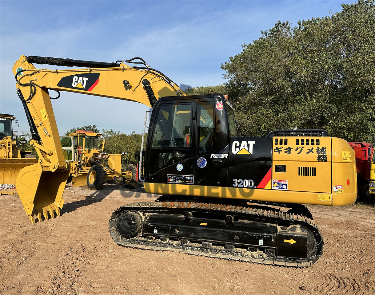 CATERPILLAR 320DL - Pásové rýpadlo: obrázok 3 CATERPILLAR 320DL - Pásové rýpadlo: obrázok 3