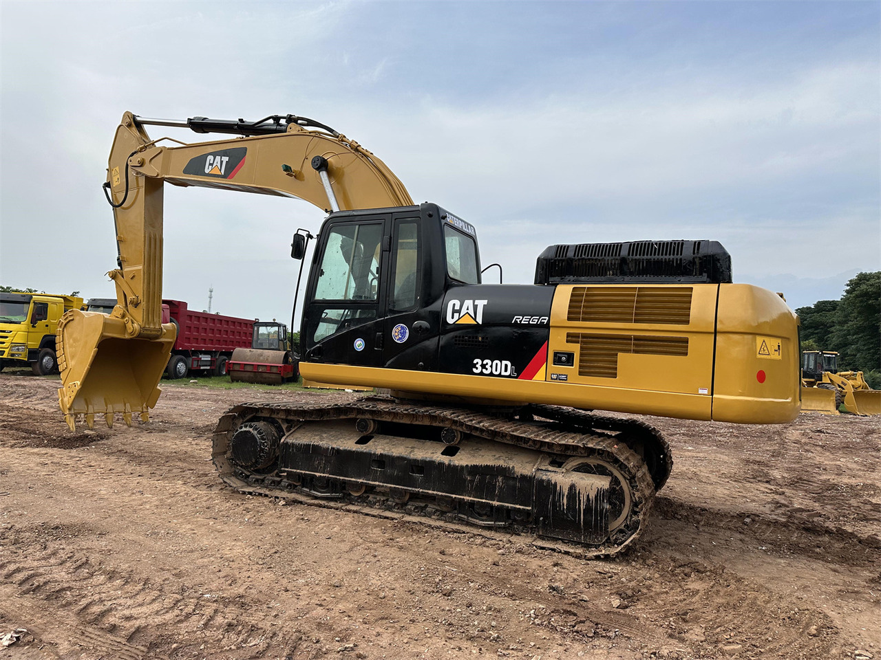 CATERPILLAR 330DL - Pásové rýpadlo: obrázok 2 CATERPILLAR 330DL - Pásové rýpadlo: obrázok 2