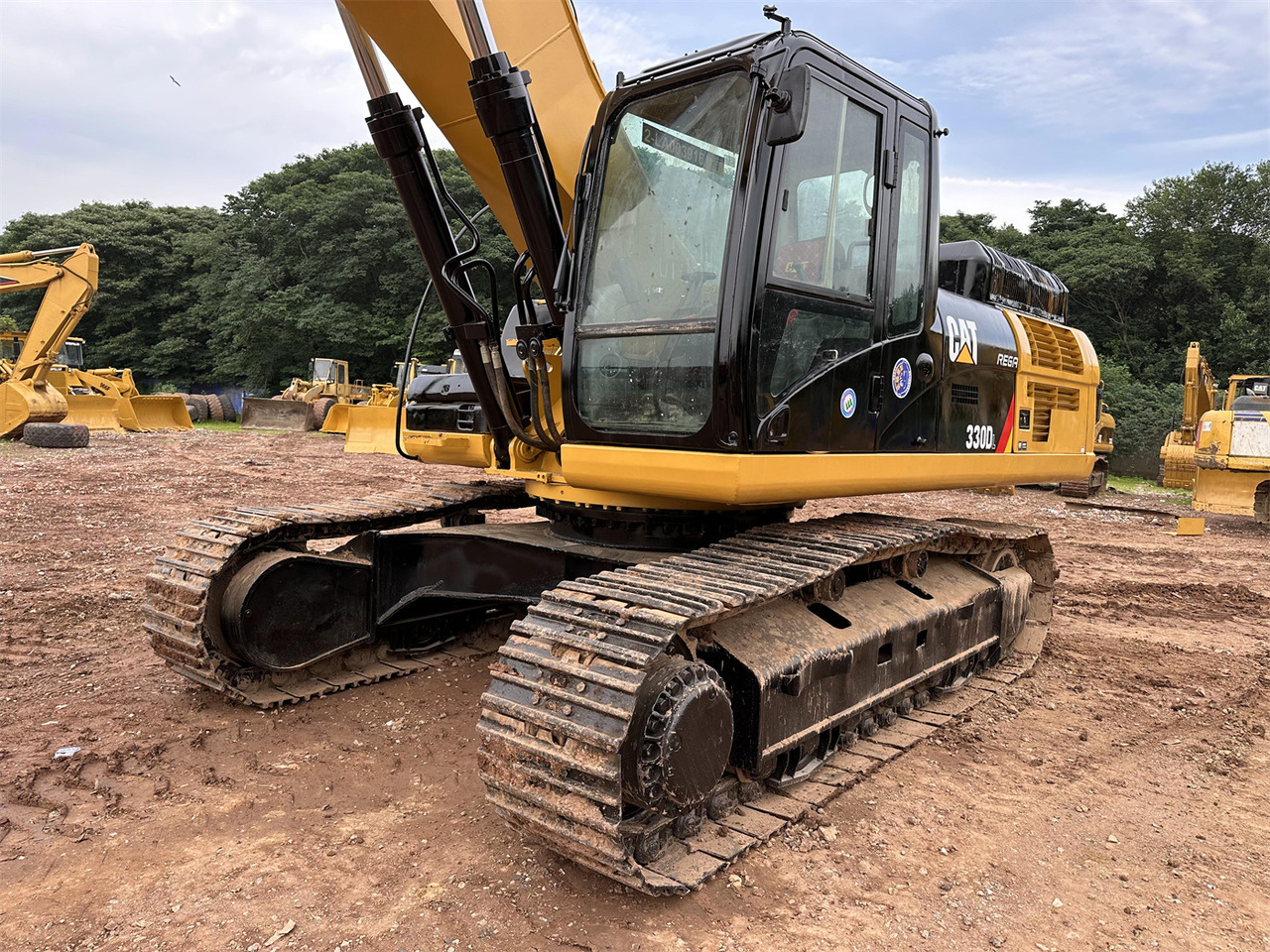 CATERPILLAR 330DL - Pásové rýpadlo: obrázok 4 CATERPILLAR 330DL - Pásové rýpadlo: obrázok 4