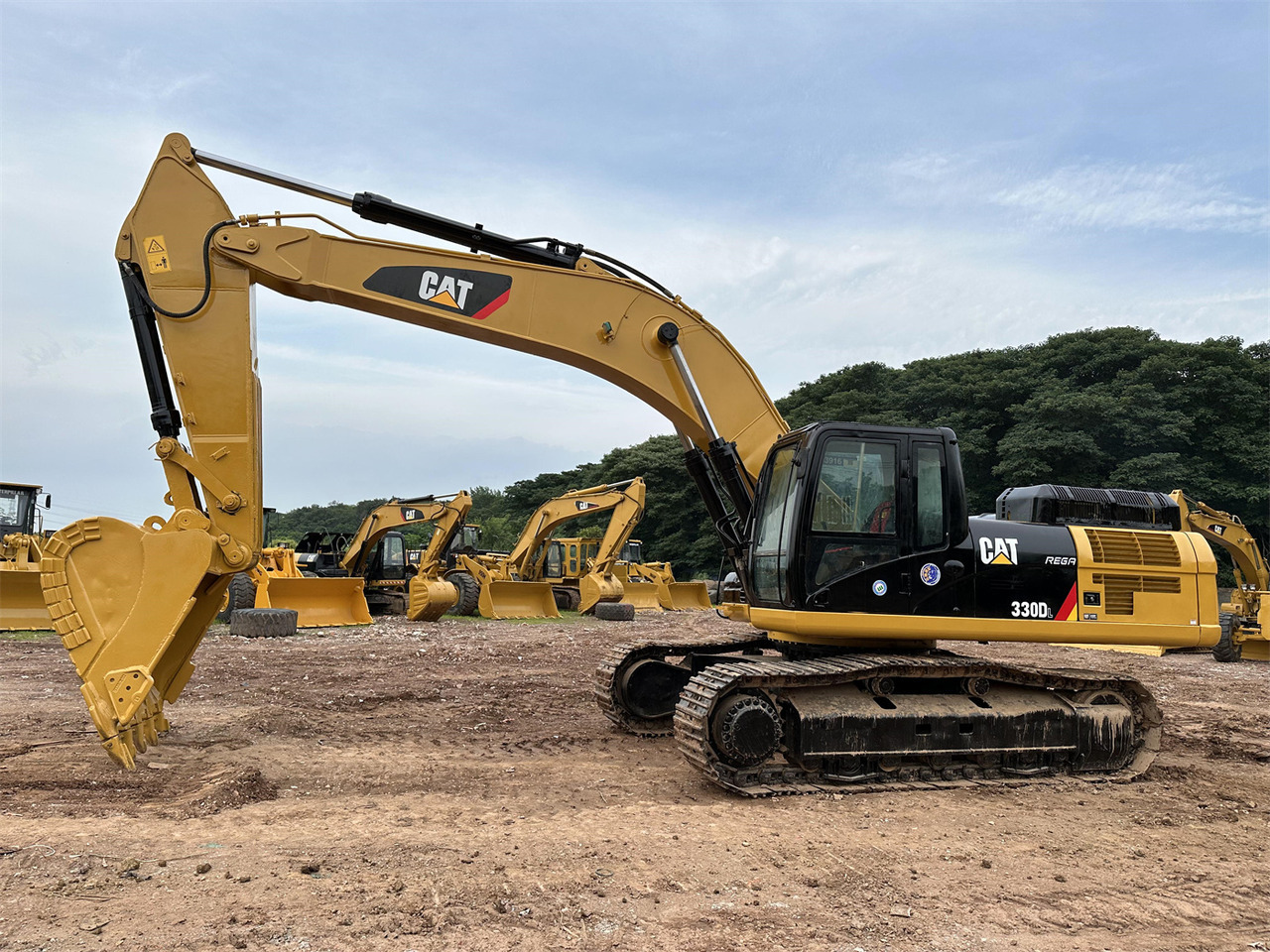 CATERPILLAR 330DL - Pásové rýpadlo: obrázok 3 CATERPILLAR 330DL - Pásové rýpadlo: obrázok 3
