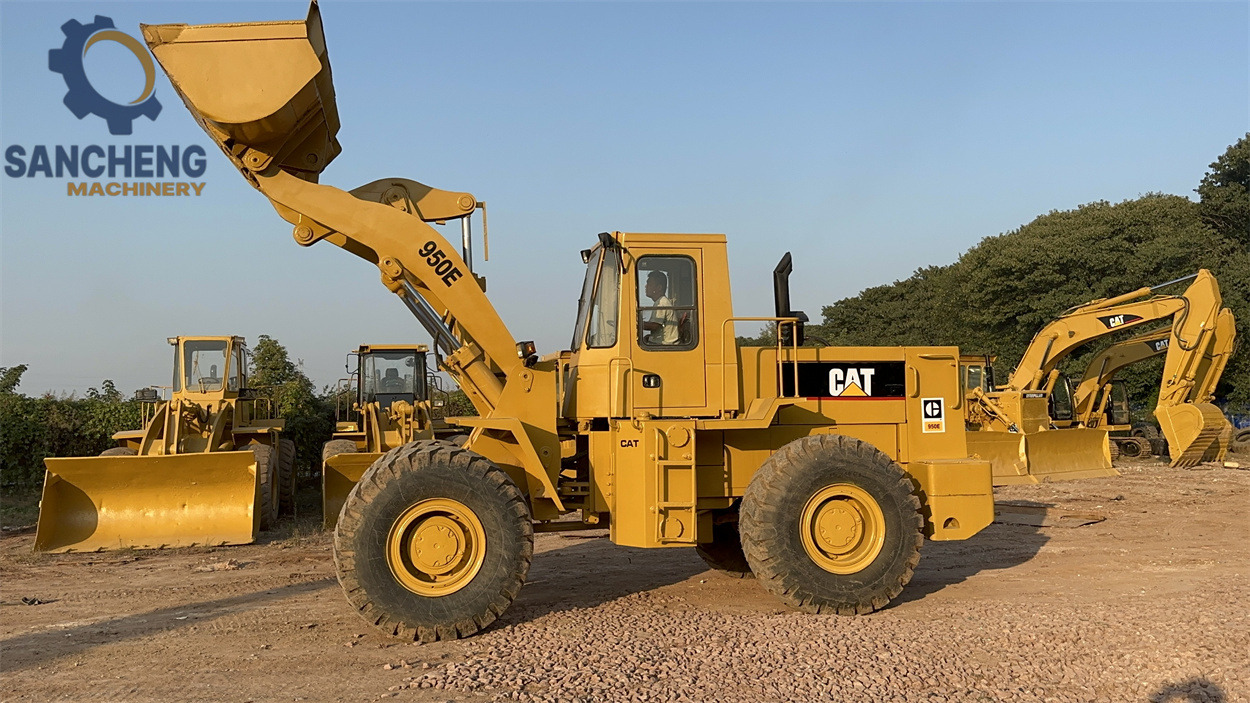 CATERPILLAR 950E - Kolesový nakladač: obrázok 2 CATERPILLAR 950E - Kolesový nakladač: obrázok 2