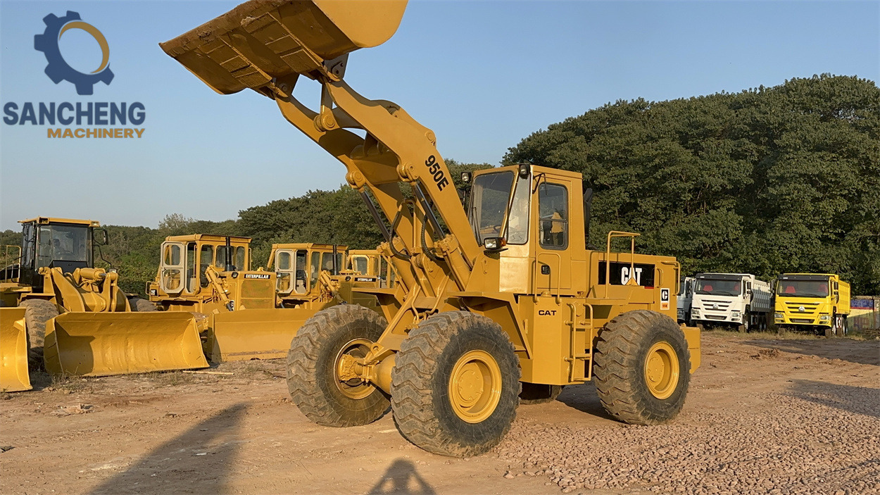 CATERPILLAR 950E - Kolesový nakladač: obrázok 3 CATERPILLAR 950E - Kolesový nakladač: obrázok 3