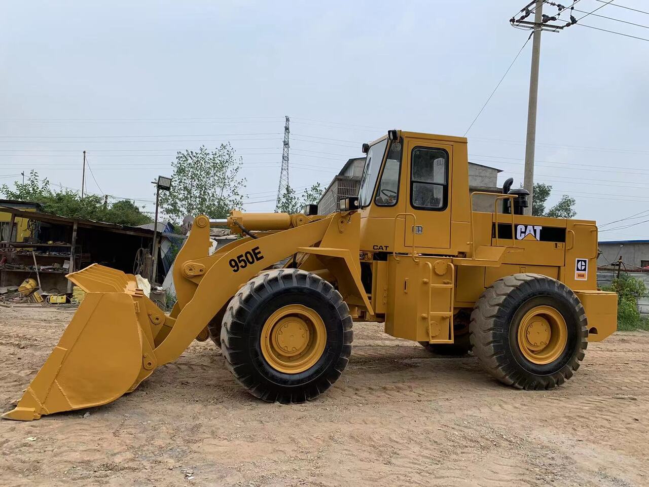 CATERPILLAR 950E - Kolesový nakladač: obrázok 2 CATERPILLAR 950E - Kolesový nakladač: obrázok 2