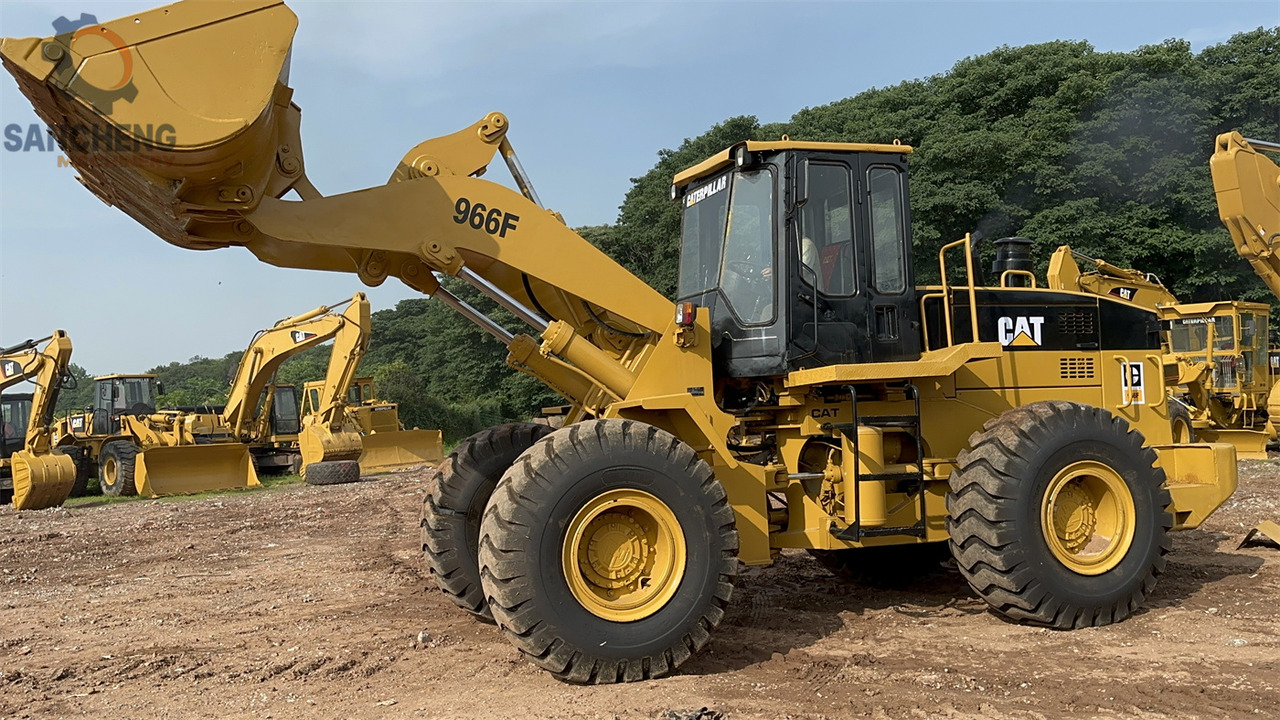 CATERPILLAR 966F - Kolesový nakladač: obrázok 2 CATERPILLAR 966F - Kolesový nakladač: obrázok 2