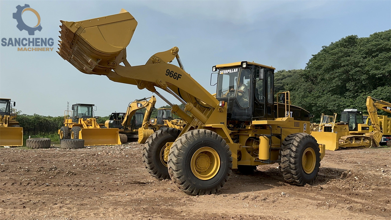 CATERPILLAR 966F - Kolesový nakladač: obrázok 4 CATERPILLAR 966F - Kolesový nakladač: obrázok 4