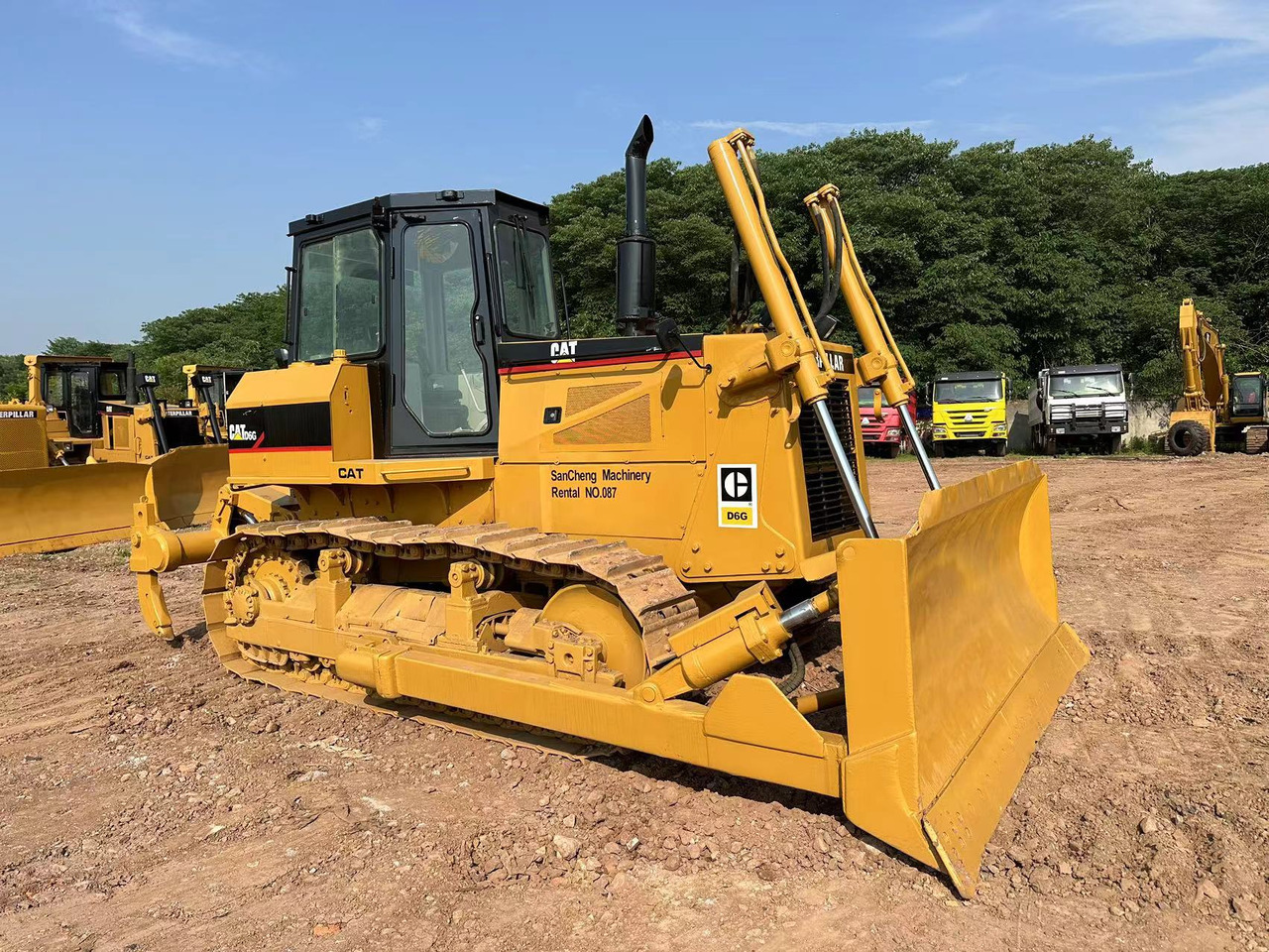 CATERPILLAR D6G Crawler Dozer - Buldozér: obrázok 2 CATERPILLAR D6G Crawler Dozer - Buldozér: obrázok 2
