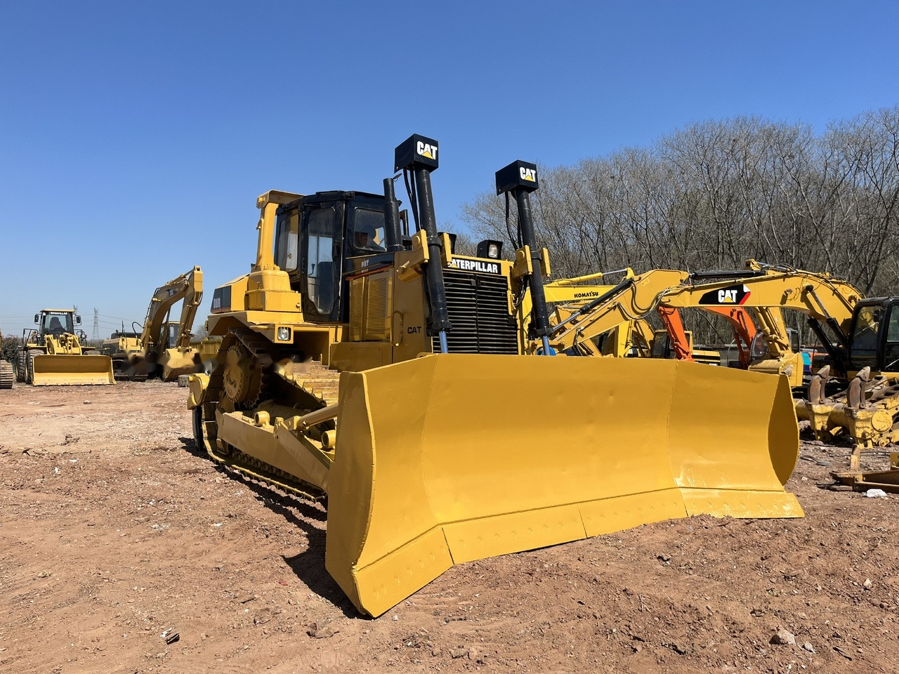 CATERPILLAR D8R - Buldozér: obrázok 2 CATERPILLAR D8R - Buldozér: obrázok 2
