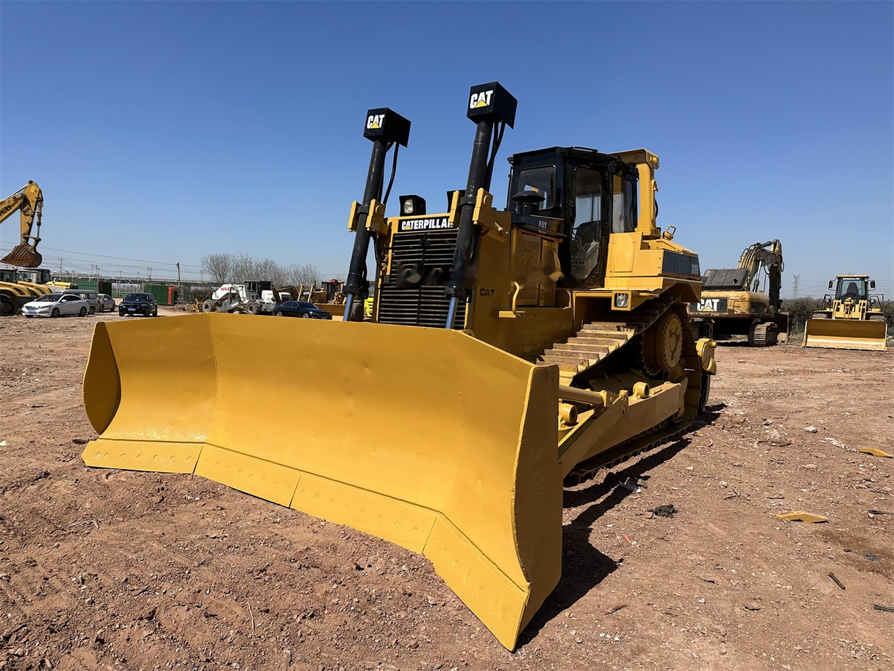CATERPILLAR D8R - Buldozér: obrázok 4 CATERPILLAR D8R - Buldozér: obrázok 4