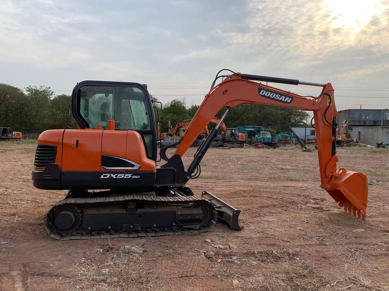 DOOSAN DX55 excavator - Rýpadlo: obrázok 4 DOOSAN DX55 excavator - Rýpadlo: obrázok 4