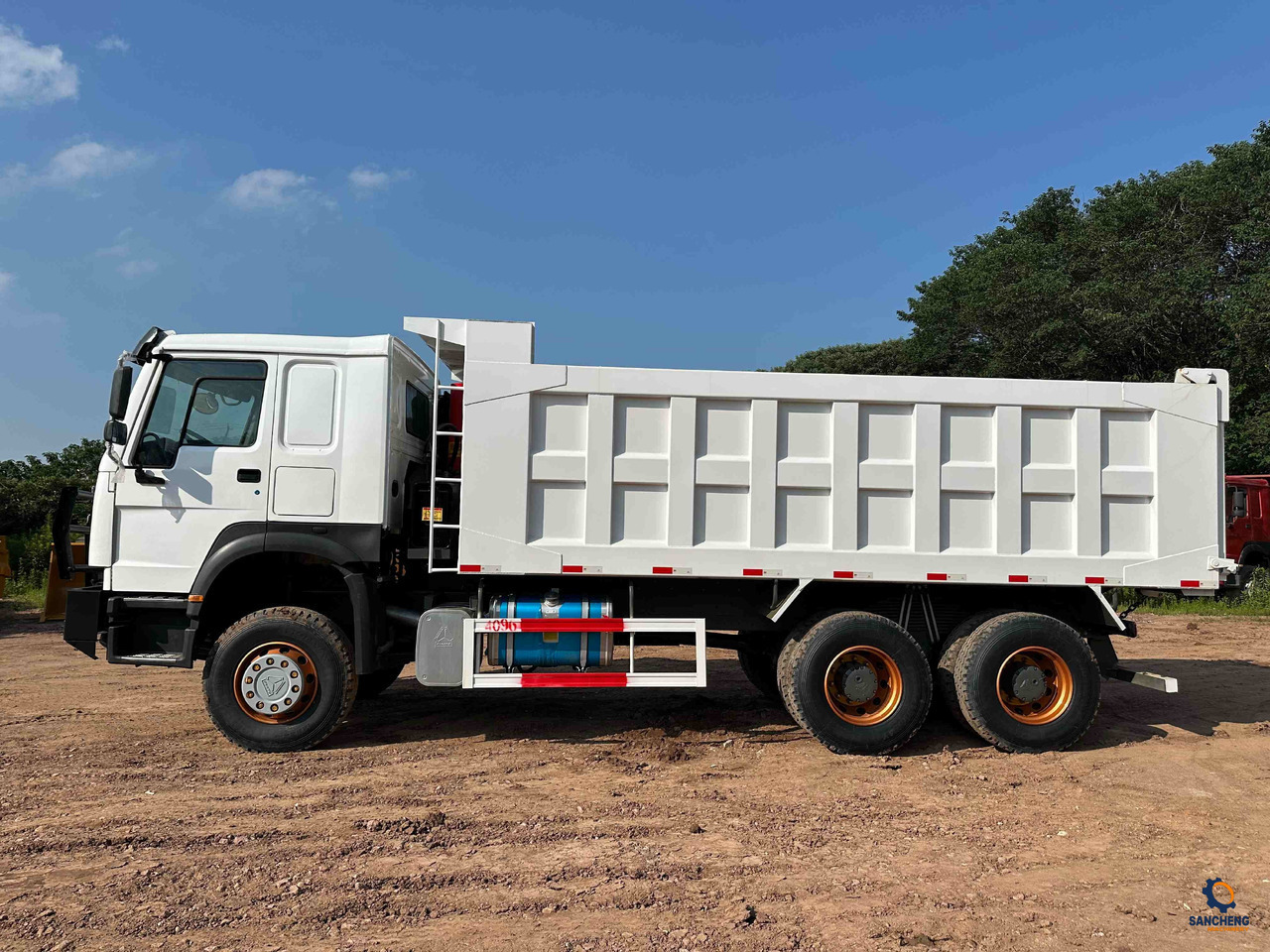 HOWO 400 With Bumper - Sklápač: obrázok 4 HOWO 400 With Bumper - Sklápač: obrázok 4
