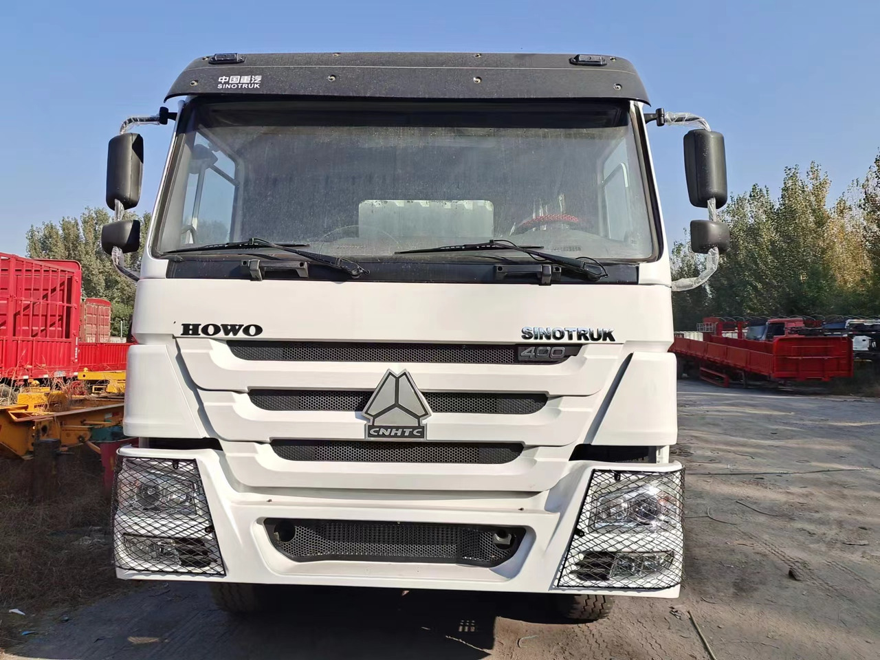 SINOTRUK 400 HOWO Box truck - Izotermický nákladní automobil: obrázok 3 SINOTRUK 400 HOWO Box truck - Izotermický nákladní automobil: obrázok 3