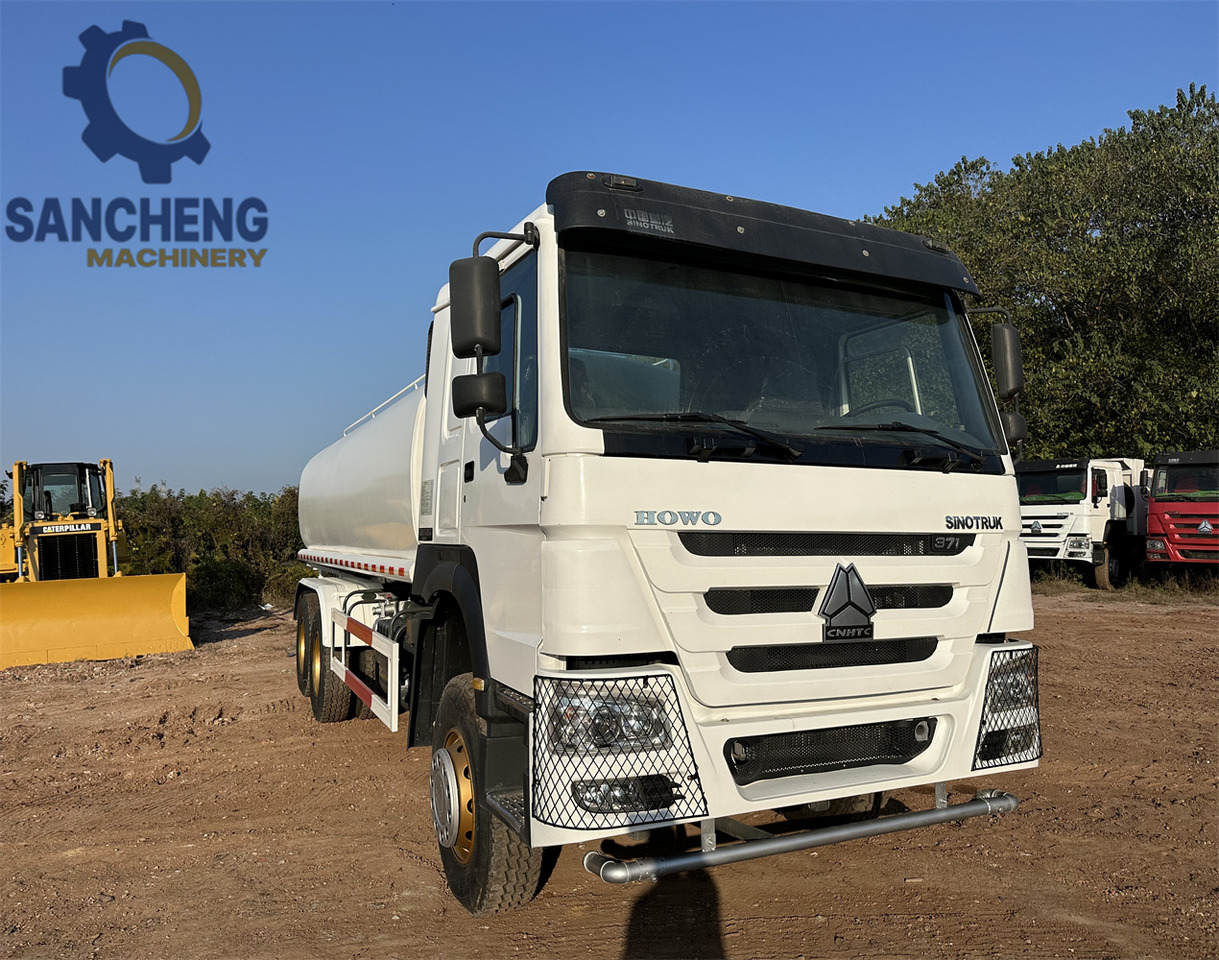 SINOTRUK HOWO 371 6x4 Water Tanker Truck - Cisternové vozidlo: obrázok 3 SINOTRUK HOWO 371 6x4 Water Tanker Truck - Cisternové vozidlo: obrázok 3